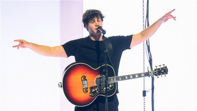 Nach Krankheit: Wincent Weiss wieder auf der Bühne Der Künstler trat in Hannover auf.