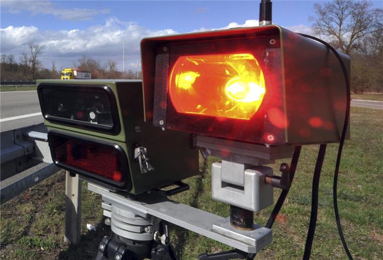 Achtung Autofahrer: Hier blitzt es nächste Woche in Zeven und umzu Der Landkreis Rotenburg hat die geplanten Geschwindigkeitskontrollen für kommende Woche bekanntgegeben.