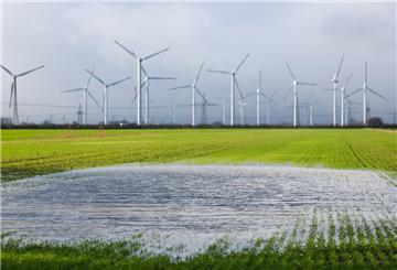 Der Landkreis Rotenburg muss deutlich mehr Windräder bauen lassen als bislang gedacht.