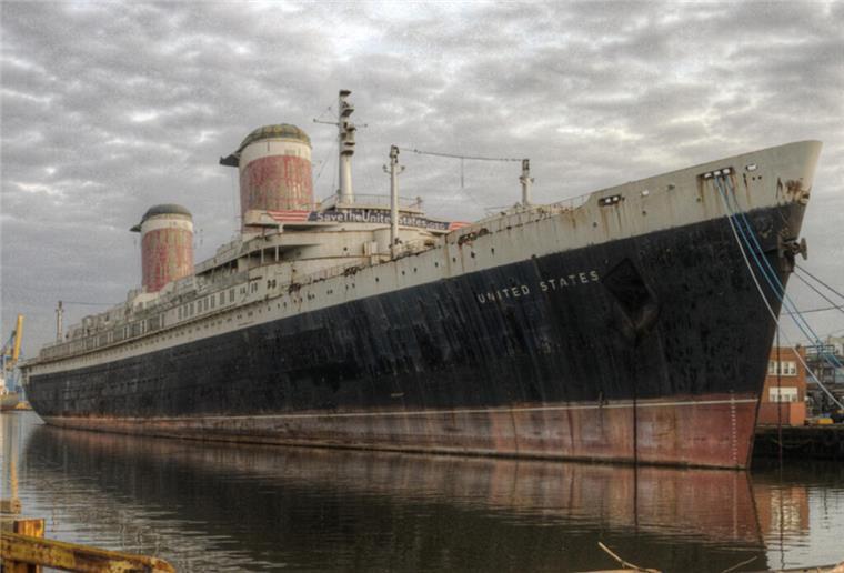 Schleppfahrt des historischen Dampfers „United States“ scheitert an Stabilität Schiff