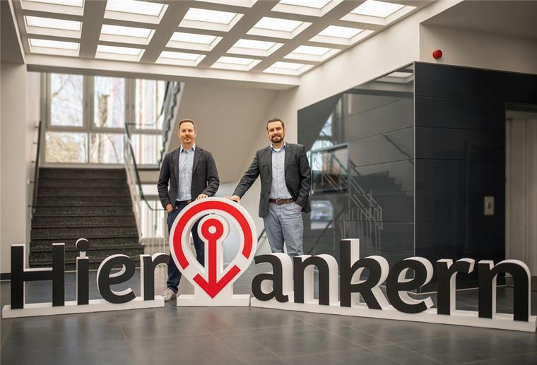 Der Leiter Regionales Key Account der NORDSEE-ZEITUNG, Alexander Wynne (links), und Sascha Bornemann, Leiter Creative & Digital Solutions bei der NORDSEE-ZEITUNG.