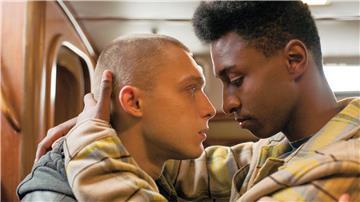 Der Liebe von Robert und Ivar stehen zahlreiche Hindernisse im Weg, zu sehen im Film „Norwegian Dream“. 