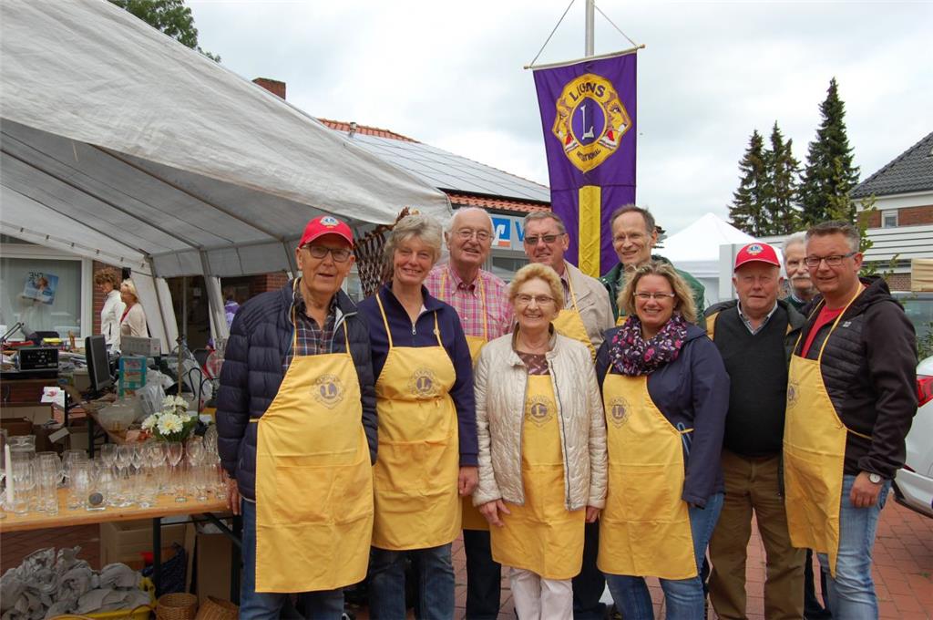 Der Lions Club Wesermünde verkaufte Flohmarktartikel für einen guten Zweck. Foto...