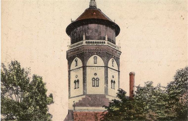 Quiztime: Testet euer Wissen über Bremerhaven-Lehe! Der Loschenturm ist bekannt in Bremerhaven. Aber wer hat ihn entworfen? Und wann?
