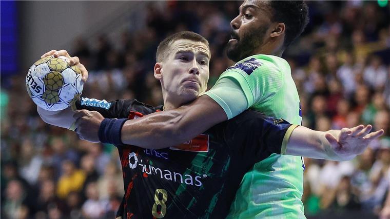 SC Magdeburg unterliegt trotz starker Leistung in Nantes Der Magdeburger Manuel Zehnder (l) traf gegen Nantes sechsfach.