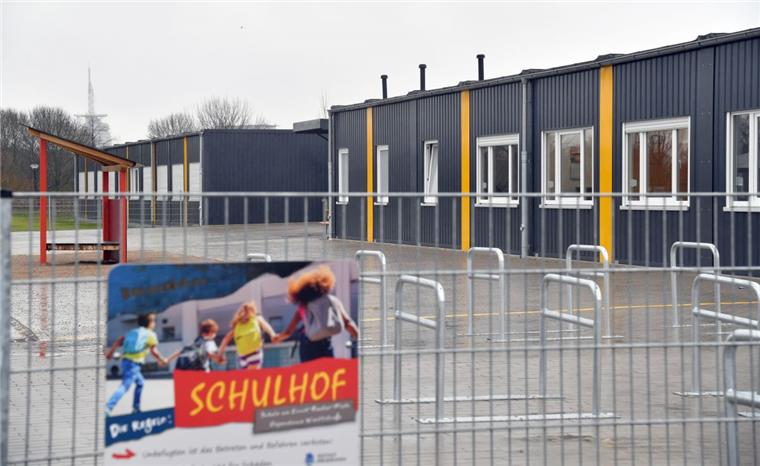 Stillstand: Seit Monaten ist Bremerhaven ohne Haushalt Der Magistrat hat Einsparungen beschlossen, um die Genehmigung des Landes für den Haushalt zu bekommen. Sparen kann sich die Stadt zum Beispiel den Zuschuss für die Anschaffung mobiler Schulbauten.