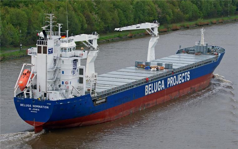 Prozess um Bremer Beluga-Reederei startet Der Mehrzweckfrachter "Beluga Nomination" fährt durch den Nord-Ostsee Kanal. Am 20. Januar startet vor dem Bremer Landgericht der Prozess um den Fall der 2011 Pleite gegangenen Reederei Beluga.