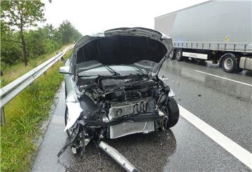 Der Mercedes ist jetzt ein Totalschaden.