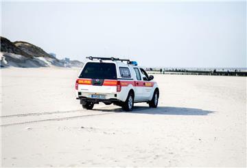 Eine „Tote Mannshand“ wurde an den Strand von Norderney gespült. Was zunächst makaber wirkt, ist am Ende nur eine Lederkoralle.