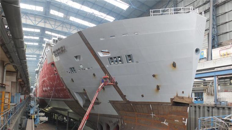 Rekord-Auftragseingang für deutsche Schiffbauindustrie Die „Crystal Cruises“ auf der Meyer Werft.