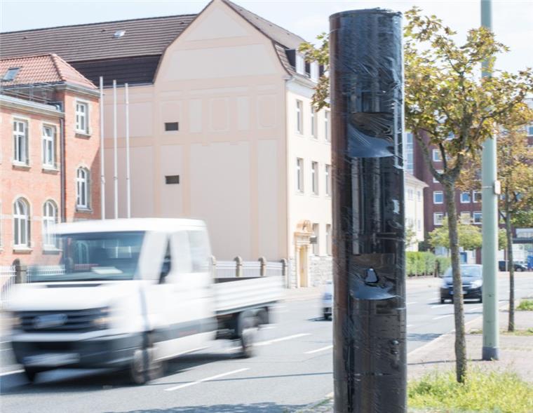 Bremerhaven: Darum ist der neue Blitzer noch nicht "scharf" Der neue Blitzer in der Columbusstraße steht. Ab wann er "scharf" gestellt wird, ist noch unklar.