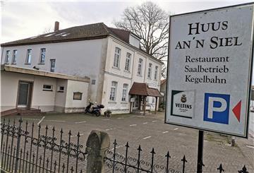 Der neue Eigentümer des Huus an'n Siel, Guido Karl Luer, möchte das Gebäude umfangreich sanieren lassen. Der Bauantrag hierzu soll möglichst im zweiten Quartal gestellt werden.
