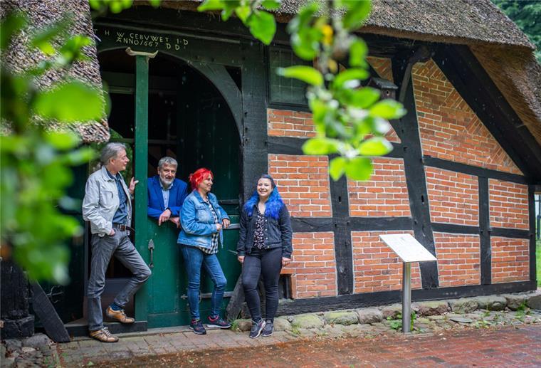 Neue Ideen für den Geesthof Der neue Vorstand mit (von links) Uwe Schendel, Jochen Ahlers, Kerstin Münch-Ahlers und Samanta Triebel belebt das Freilichtmuseum mit frischen Konzepten.