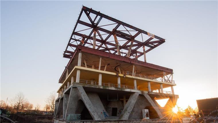 Grundsteinlegung am früheren niederländischen Expo-Pavillon Der niederländischen Pavillon steht auf dem ehemaligen Expo-Gelände.