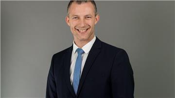 Der niedersächsische CDU-Landtagsabgeordnete André Hüttemeyer bei einem Fototermin.