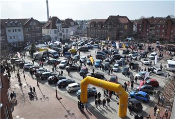 Der Nordenhamer Autofrühling, hier ein Foto aus dem Jahr 2017, ist beliebt. In diesem Jahr müssen die Nordenhamer aber darauf verzichten - zumindest im April.