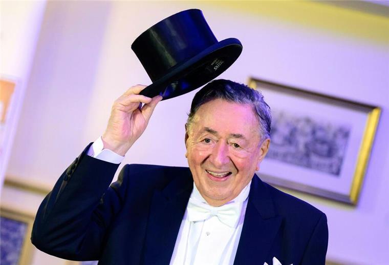 Von wem sich Deutschland und die Welt 2024 verabschiedeten Der österreichische Unternehmer und Society-Löwe Richard Lugner mit 91 Jahren gestorben. (Archivbild)
