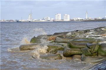 Der Offshore-Terminal in Bremerhaven steht weiter in den Sternen.