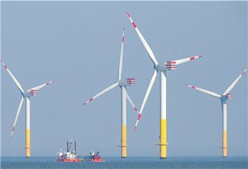Der Offshore-Windpark Nordergründe im Mündungsgebiet der Weser. Der Rückbau von Windrädern auf See wird die Windenergie-Branche spätestens in zehn Jahren vor große Herausforderungen stellen.
