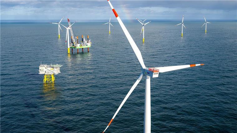 Offshore-Ausbau: Genehmigungskriterien nicht aufweichen Der Offshore-Windpark Riffgat rund 15 Kilometer nördlich der Insel Borkum.