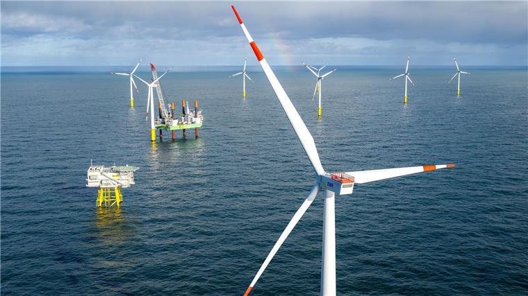 Arbeiten in Windparks: IG Metall fordert einheitliche Regeln Der Offshore-Windpark Riffgat rund 15 Kilometer nördlich der Insel Borkum.
