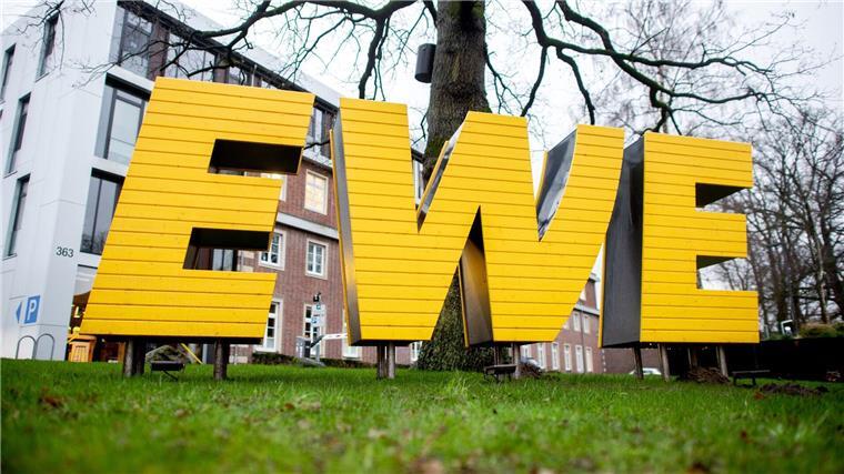 Der Oldenburger Versorger EWE baut eine Wasserstoffanlage in Emden und bestellt die technik jetzt bei Siemens Energy. (Archivbild)