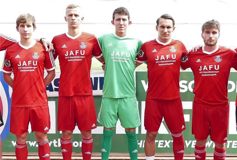 Fünftligist OSC Bremerhaven holt sich Hilfe aus dem Ausland Der OSC freut sich über die ausländischen Neuzugänge (von links) Seli Qorr, Marek Kozák, Somogyi Barnabas, Patrik Ondra und Daniel Valach.