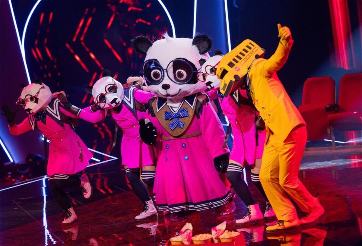 Moderatorin Madita van Hülsen bei „Masked Singer“ raus Der Panda sang „Since U Been Gone“ von Kelly Clarkson