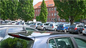 Der Parkraum an den Stadthäusern soll nun bewirtschaftet werden.
