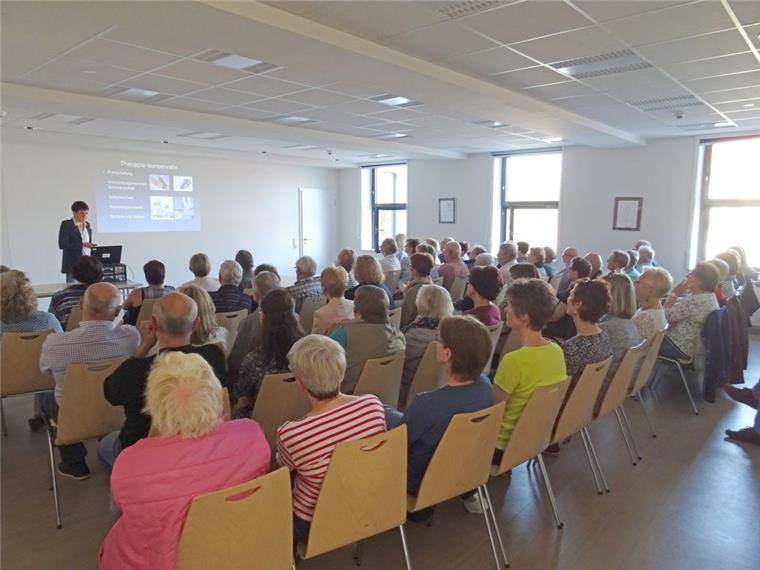 Klinikum Bremerhaven: Patientennachmittag am Mittwoch Im Klinikum Bremerhaven findet der Pateintennachmittag statt, an dem verschiedene Vorträge zu medizinischen Themen gehalten werden.