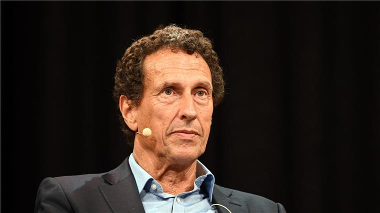 Promis für Merz, Scholz, Habeck: Bringt das was? Der Philosoph Julian Nida-Rümelin befürwortet das Engagement von Kulturschaffenden für die Brandmauer gegen die AfD. (Archivbild)