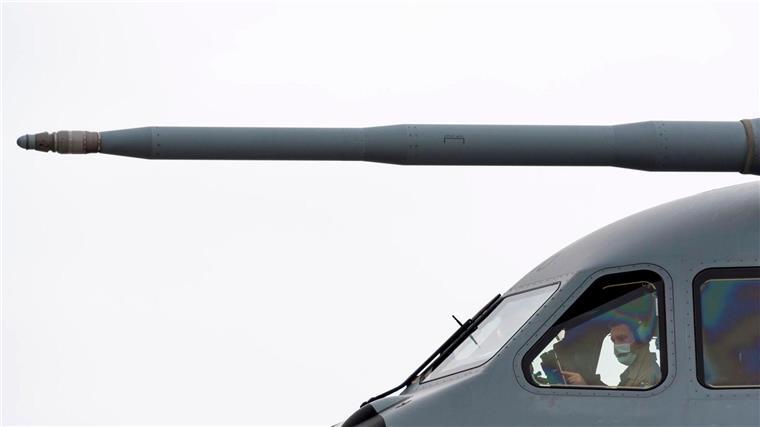 Zehn Deutsche in Bundeswehr-Maschine aus Niamey mitgeflogen Der Pilot eines militärischen Airbus A400M.
