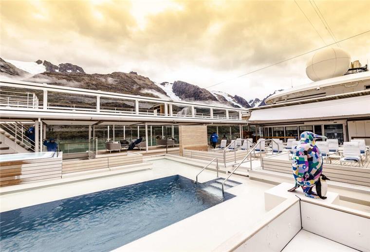 Dieses Luxus-Expeditionsschiff startet von Bremerhaven in ein neues Abenteuer Die "Hanseatic Nature"