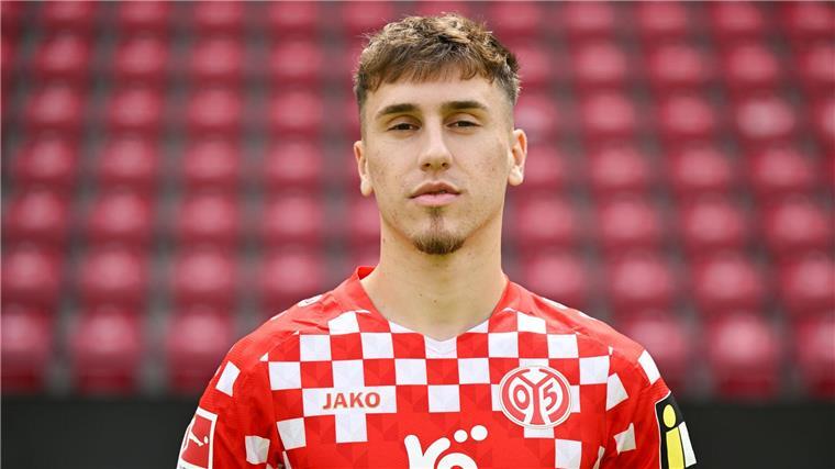 Sky: Gruda vor Wechsel nach England zum Hürzeler-Club Der Premier-League-Club Brighton & Hove Albion soll an Brajan Gruda von Mainz 05 interessiert sein.