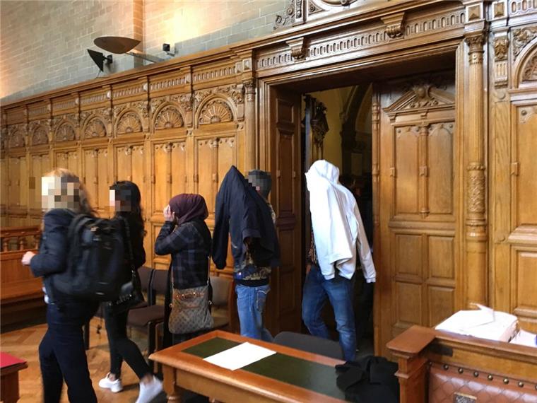 Prozess Goethestraße: Angeklagter bleibt nicht ruhig Der Prozess gegen fünf Mitglieder einer libanesischen Großfamilie aus Bremerhaven wurde fortgesetzt.