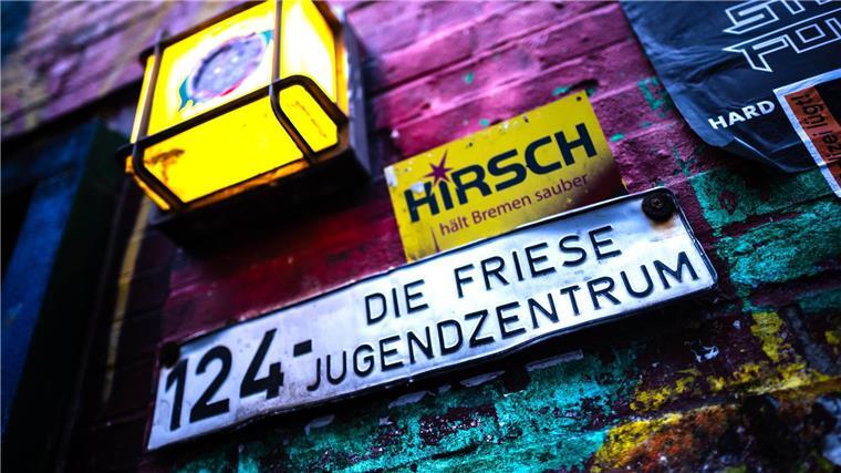 Brandanschlag auf Jugendzentrum? Urteile erwartet Der Prozess um einen mutmaßlichen rechtsextremistischen Brandanschlag auf ein Jugendzentrum in Bremen nähert sich dem Ende. (Archivbild)