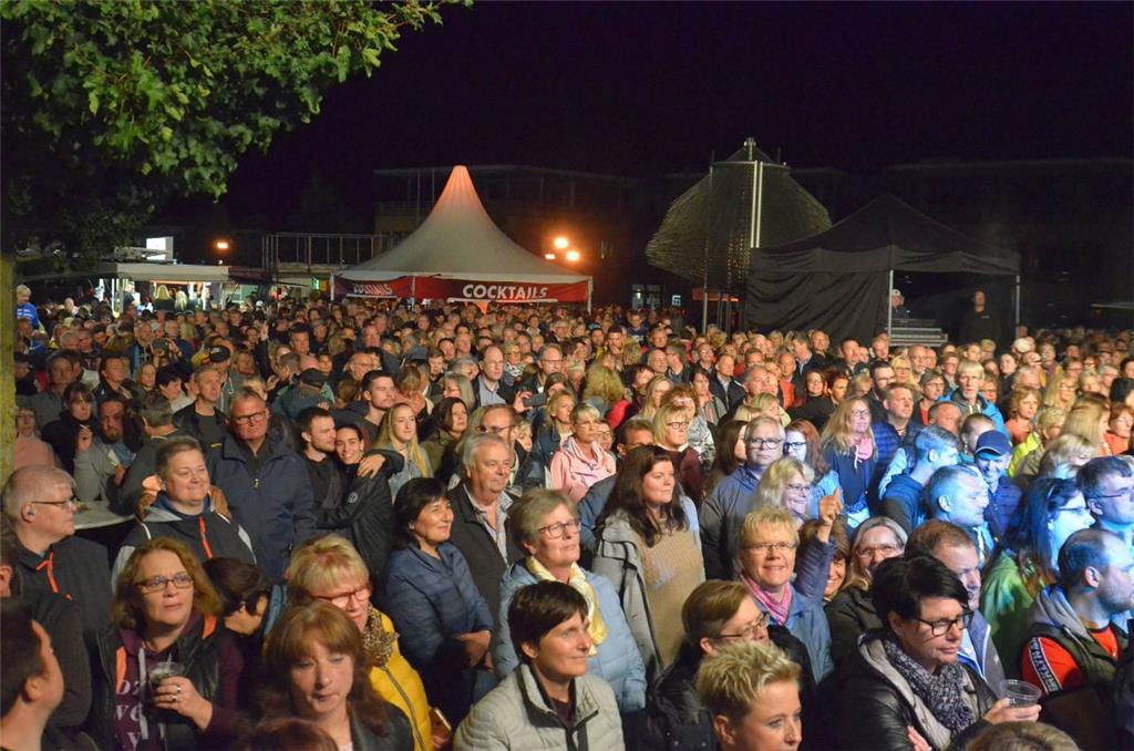 Der &quot;Stadtzauber&quot; in Zeven  endet am Sonntagabend. Der Auftritt der Ba...