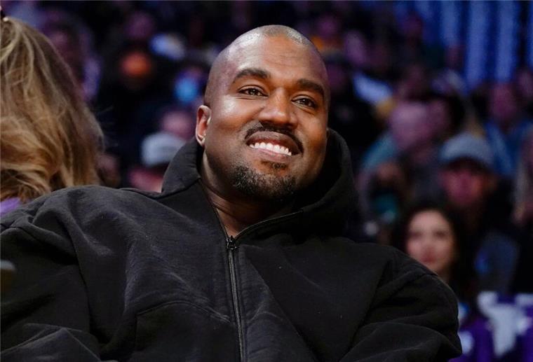 Ozzy Osbourne im Clinch mit Kanye West Der Rapper Kanye West bei einem Basketballspiel in Los Angeles.