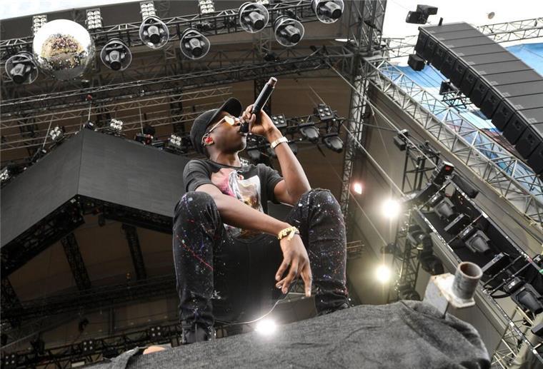 Zwölf Jahre Haft für französischen Rapper MHD Der Rapper MHD heißt mit bürgerlichem Namen Mohamed Sylla und gilt als Pionier des Afro-Trap.