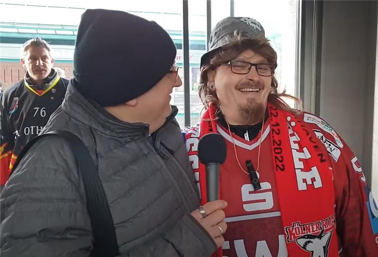 (mit Video) Eishockey-Sonderzug rollt wieder: Der kultige Thorsten aus Tarmstedt hat auch reserviert Der Reporter hat Thorsten aus Tarmstedt im Dezember vor der Sonderzug-Abfahrt erwischt. Der coole Typ ist auch gegen Mannheim wieder dabei.