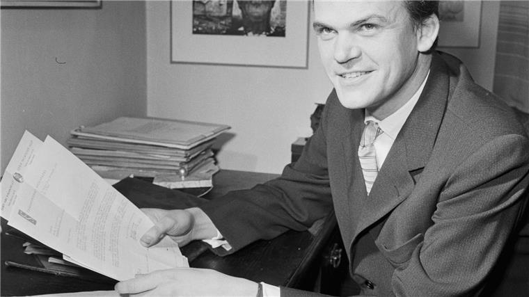Kunderas sterbliche Überreste nach Tschechien überführt Der Romanautor Milan Kundera starb am 11. Juli 2023 im Alter von 94 Jahren.