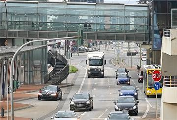 Fußgängerübergang Columbusstraße zur Hermann-Henrich-Meier-Straße und den Havenwelten. 