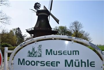 Der Rüstringer Heimatbund ist Betreiber des Museums Moorseer Mühle. Er hat vor, das Haus weiterzuentwickeln. Die Details werden aktuell mit dem Träger des Hauses, dem Landkreis Wesermarsch, geklärt.