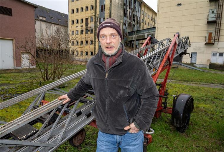 Schauspiel-Kollege drückt Hüller für Oscars die Daumen Der Schauspieler Martin Brambach drückt Sandra Hüller bei der Oscar-Verleihung die Daumen.