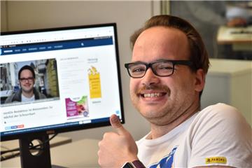 Der Schnurrbart bleibt auch im Dezember dran. nord24-Redakteur hat erfolgreich beim Movember mitgemacht.