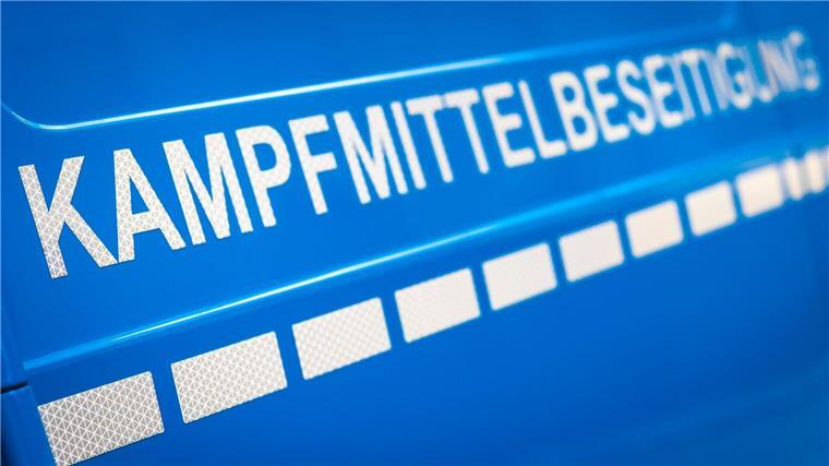 Evakuierung wegen Granaten-Sprengung Hannover: A2 gesperrt Der Schriftzug „Kampfmittelbeseitigung“ ist an einem Einsatzfahrzeug vom Kampfmittelbeseitigungsdienst (KBD) Niedersachsen zu lesen.