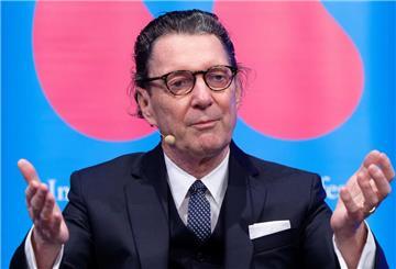Der Schweizer Bestsellerautor Martin Suter hat am 29. Februar Geburtstag. Also nur in einem Schaltjahr.