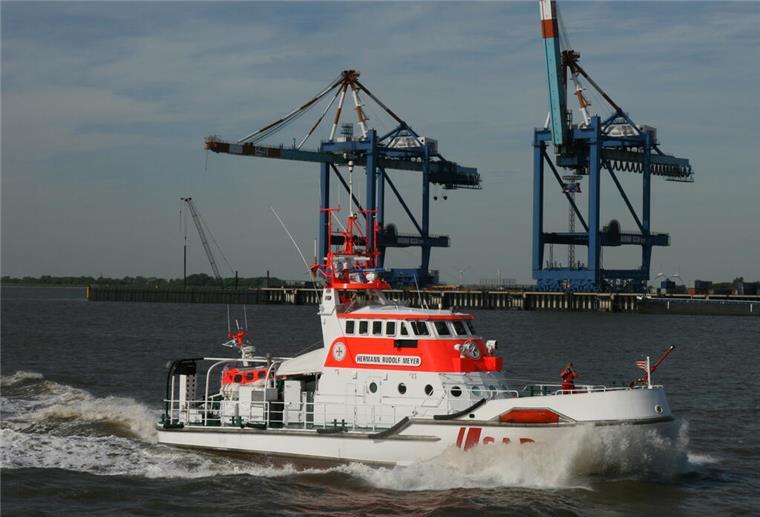 Seenotretter im Einsatz: Schnelle Hilfe für Crewmitglied auf „Großherzogin Elisabeth“ Der Seenotrettungskreuzer „Hermann Rudolf Meyer“ auf der Weser.