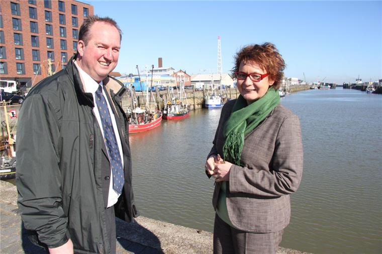 Santjer will Oberbürgermeister in Cuxhaven werden Der SPD-Landtagsabgeordnete Uwe Santjer will Oberbürgermeister in Cuxhaven werden. Auch Daniela Behrens hatte mit einer Kandidatur geliebäugelt, verzichtet jetzt aber.
