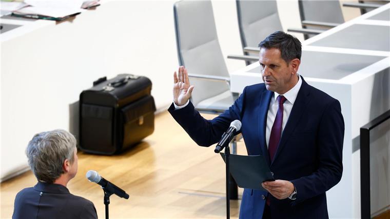 Schwesig gratuliert Lies: Setze auf gute Nachbarschaft Der SPD-Politiker Olaf Lies ist zum neuen Ministerpräsidenten von Niedersachsen gewählt worden. MV-Regierungschefin Manuela Schwesig (SPD) gratulierte ihm und erklärte, sie hoffe weiter auf gute Nachbarschaft.